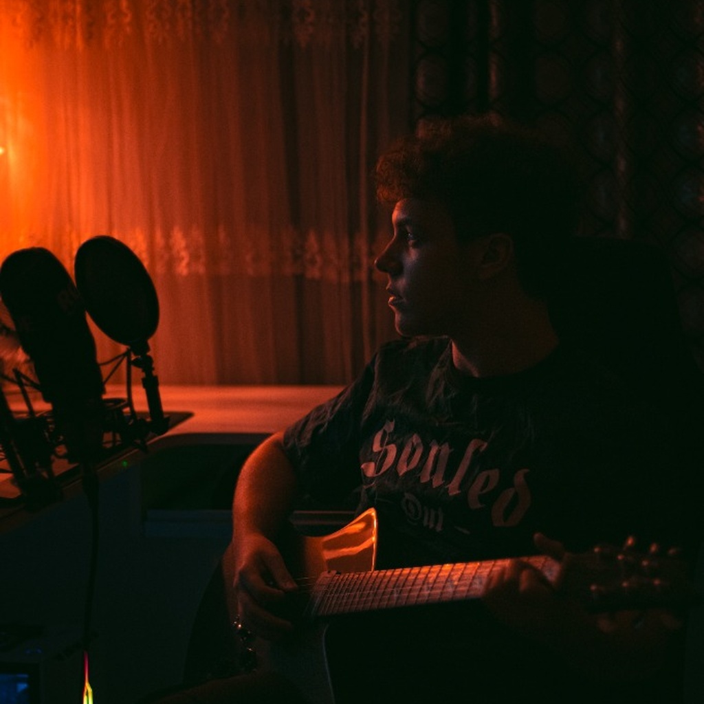 Live Guitars